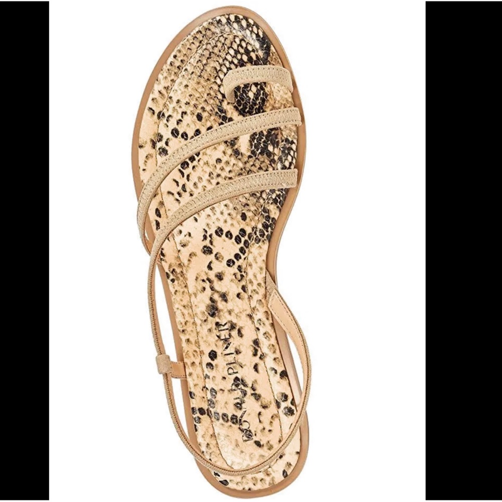 GUC Donald J. Pliner Roland Almond Flat
